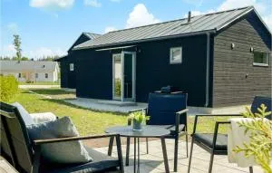2 Bedroom Cozy Home In Gotlands Tofta - Levide