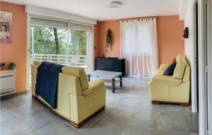 Appartements 2 Bedroom Beautiful Apartment In Biot : photos des chambres