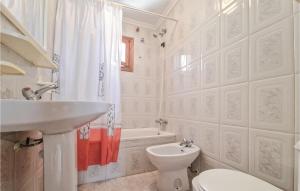 2 Bedroom Cozy Home In Torrevieja