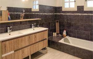 Maisons de vacances Nice Home In Pernes-Les-Fontaines : photos des chambres