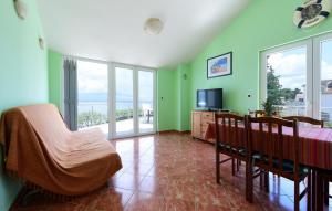 2 Bedroom Nice Apartment In Ugljan