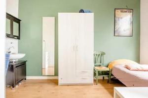 Cozy private room in shared apartment, close to beach and city center