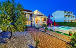 3 Bedroom Nice Home In Privlaka