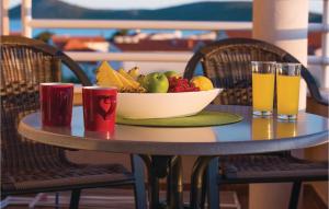 Two-Bedroom Apartment In Vodice