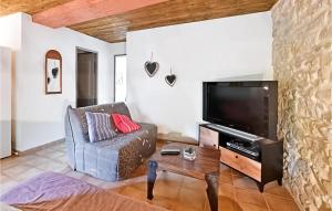 Appartements 2 Bedroom Lovely Apartment In Codognan : photos des chambres