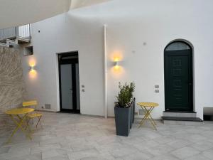 Chez Elena with shared terrace overlooking the sea