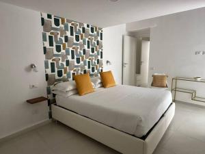 Chez Elena with shared terrace overlooking the sea