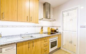 2 Bedroom Cozy Apartment In Sabinillas