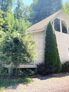 Charming country house by the creek in Sylva - Cullowhee