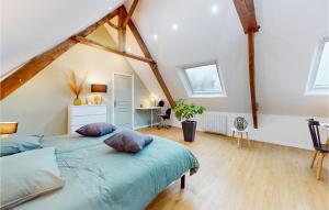 Appartements Gorgeous Apartment In Hudimesnil : photos des chambres