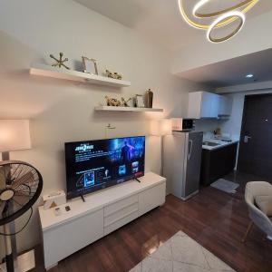 Air Residences - Pool View Balcony near Airport - 4576