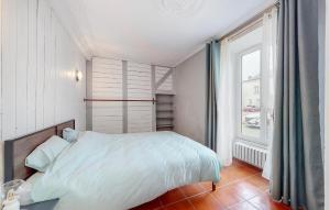 Maisons de vacances 4 Bedroom Gorgeous Home In Parennes : photos des chambres