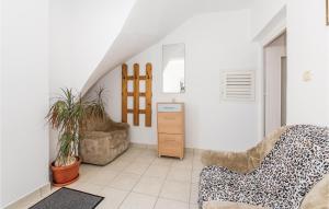 Three-Bedroom Apartment In Sibenik