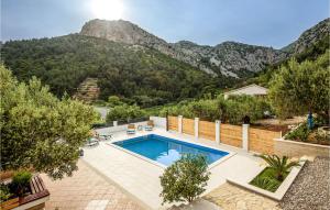 Amazing Apartment In Klek With Wifi