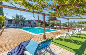 4 Bedroom Cozy Home In Arahal