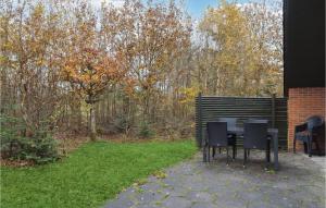 Lovely Home In Hurup Thy With Wifi