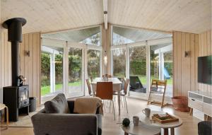 Lovely Home In Vejby With Kitchen