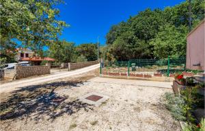 1 Bedroom Lovely Apartment In Potocnica