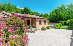 Stunning Home In Snasici