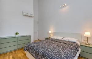 3 Bedroom Stunning Apartment In Peroj