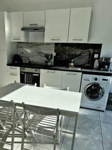 Villas Villa neuve avec Piscine Privee Parc des Calanques 15min Velodrome : photos des chambres