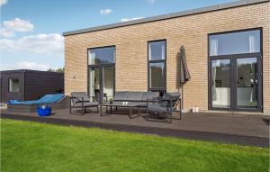 Gorgeous Home In Ringkøbing With Wifi
