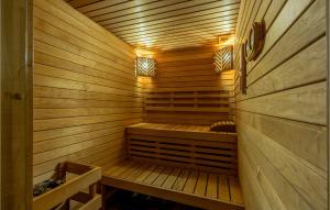 Cozy Home In Magliolo With Sauna