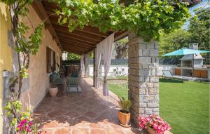 Gorgeous Home In Roc With Wifi