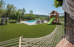 Gorgeous Home In Roc With Wifi