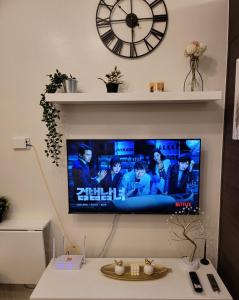 Air Residences - Balcony Pool View near Airport - 1721