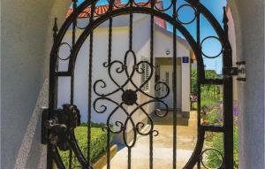 Two-Bedroom Holiday Home In Kastel Novi