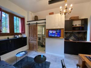 Le Château de John Miles au bord de l’eau