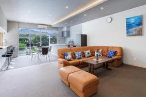 美ら海水族館 古宇利島車で20分 最大11名 北部観光に最適 キングハウス - Unten