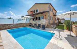 Stunning Home In Lovrecica With Wifi