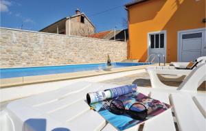 3 Bedroom Pet Friendly Home In Krusevo 