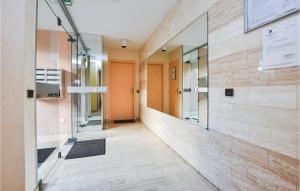 Stunning Apartment In Cannes With Wifi