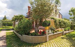 Nice Home In Pula With Kitchen 
