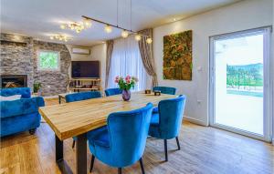 Nice Home In Gornji Muc With Wifi