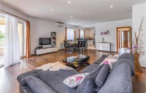 Four-Bedroom Holiday Home In Pazin