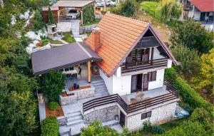 Awesome Home In Donji Zvecaj With Sauna - Mračin