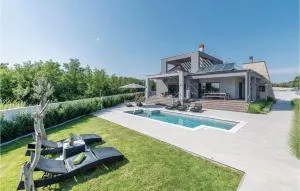 Cozy Home In Galizana With Kitchen - 加利扎纳