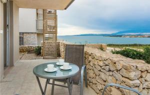 2 Bedroom Amazing Apartment In Povljana 