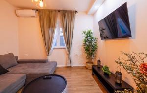 Stunning Home In Seline With Wifi 