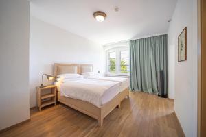 Junior Suite with Lake View room in Au Major Davel