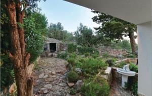Cozy Home In Murter With Kitchen 