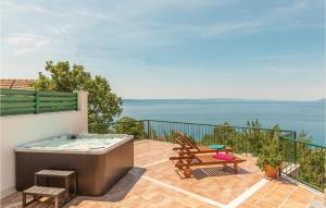 Two-Bedroom Holiday Home In Tucepi - Loma-asunnot, Tučepi