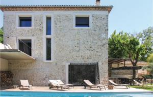Stunning Home In St Gervais