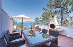 Beautiful Apartment In Klimno With Wifi