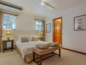 Villa Jacaranda-Pool, Sea View & Mature Garden