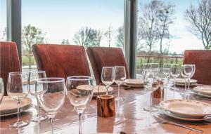 Six-Bedroom Holiday Home In Lo-Reninge